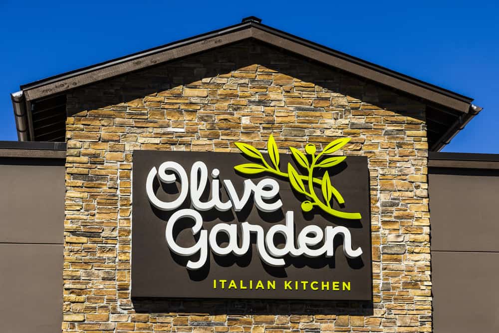 Olive Garden restaurant sign dec7