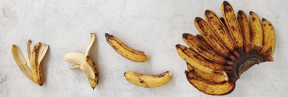 A bundle of pisang barangan bananas.