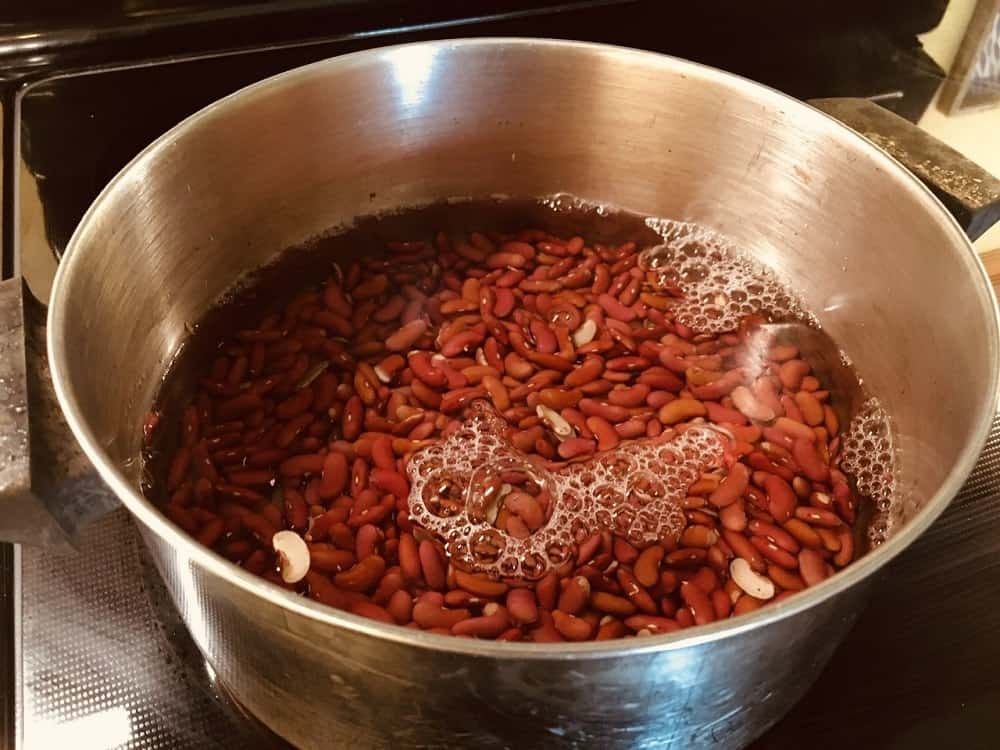 The red beans are soaked in water for four hours.