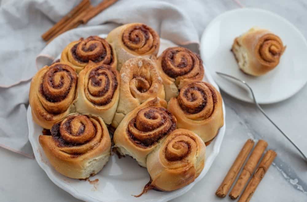 How to Make Bread Machine Cinnamon Rolls and Apple Pecan Rolls