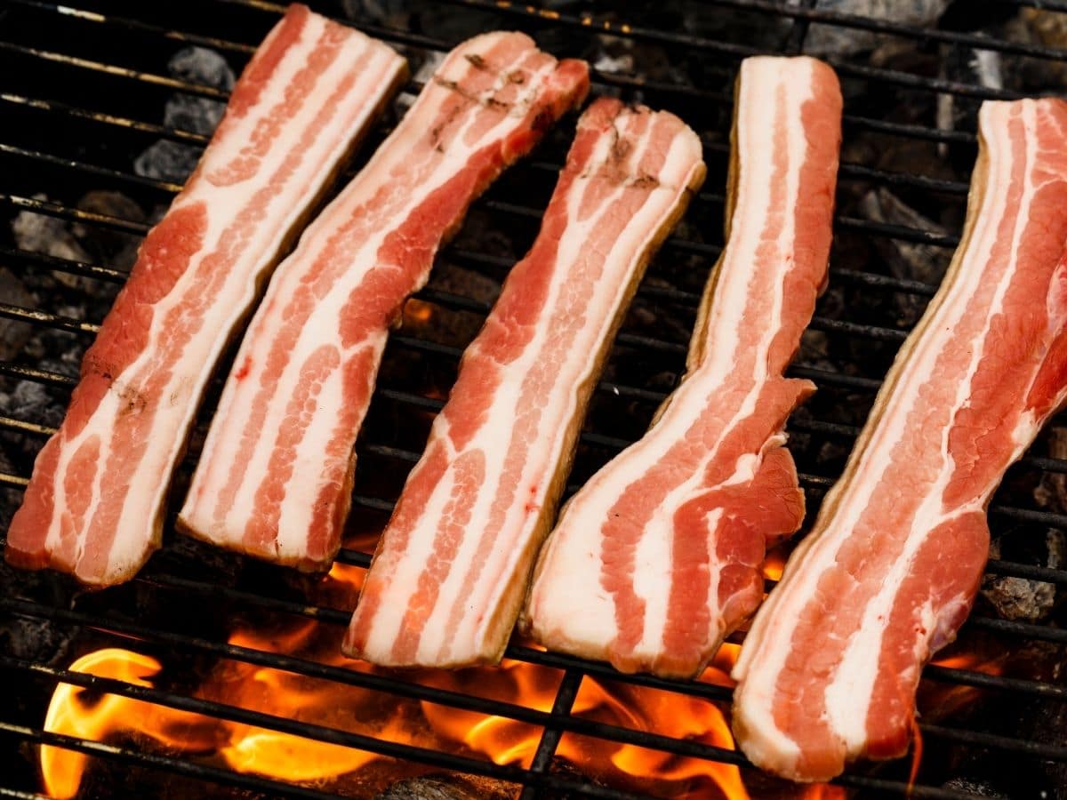 How to Grill Bacon: Smart Tips for Tasty Snacks grill bacon