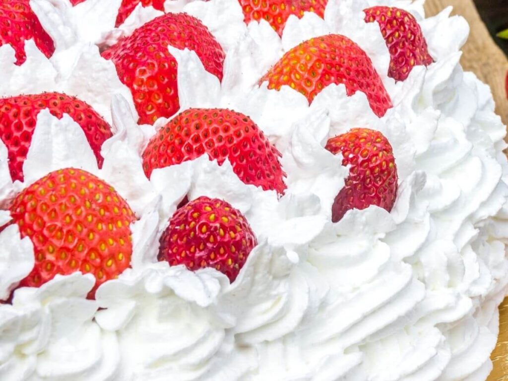 strawberries with whipped cream