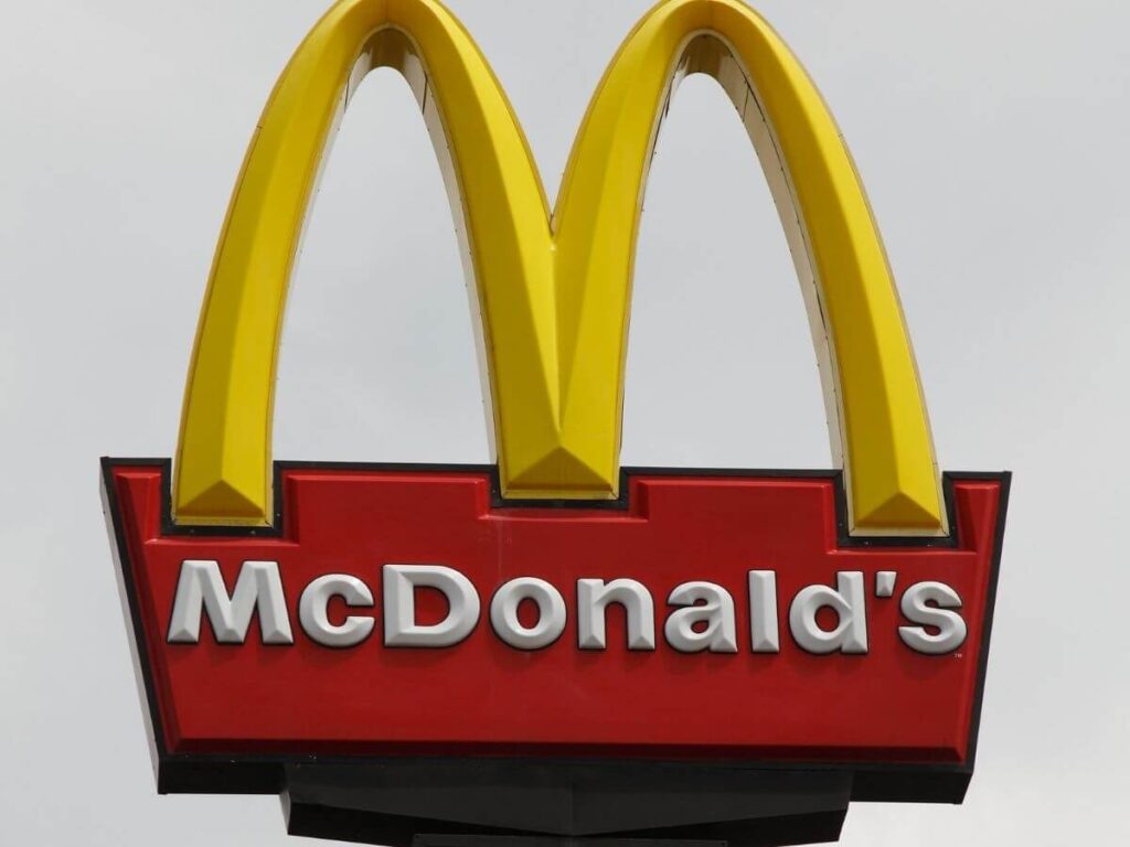 McDonald's golden arch sign