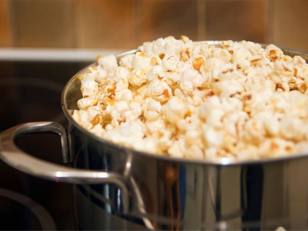 How to Make Popcorn on the Stove Without Oil