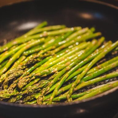asparagus-on-the-stove