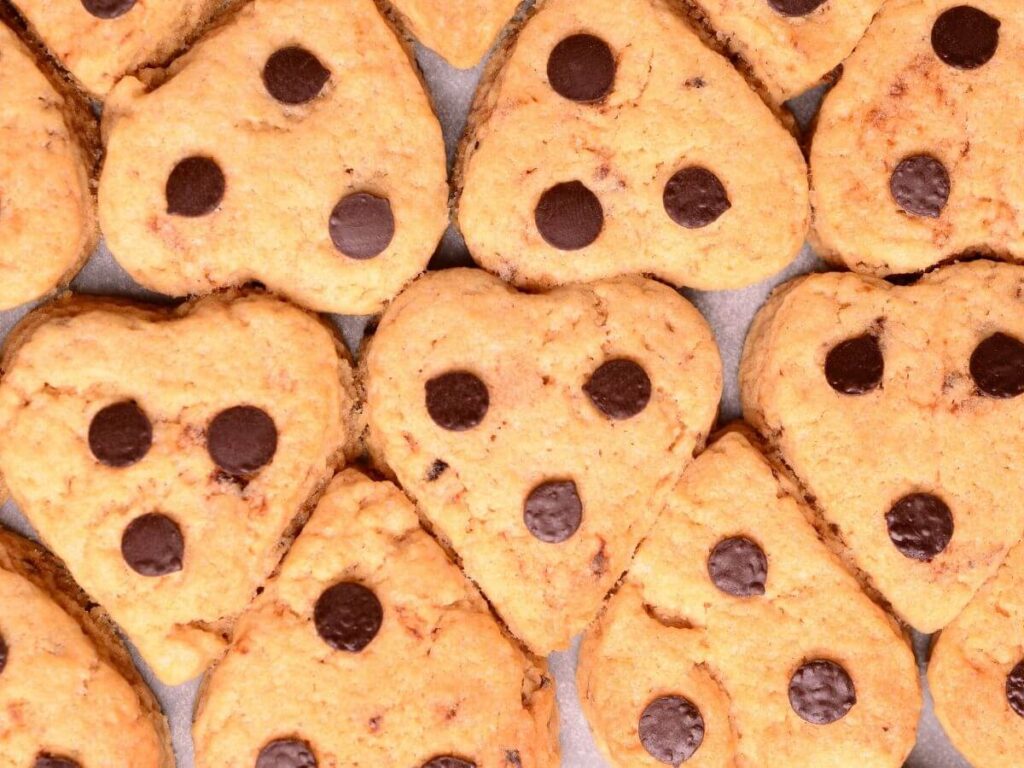 How To Make Heart Shaped Chocolate Chip Cookies