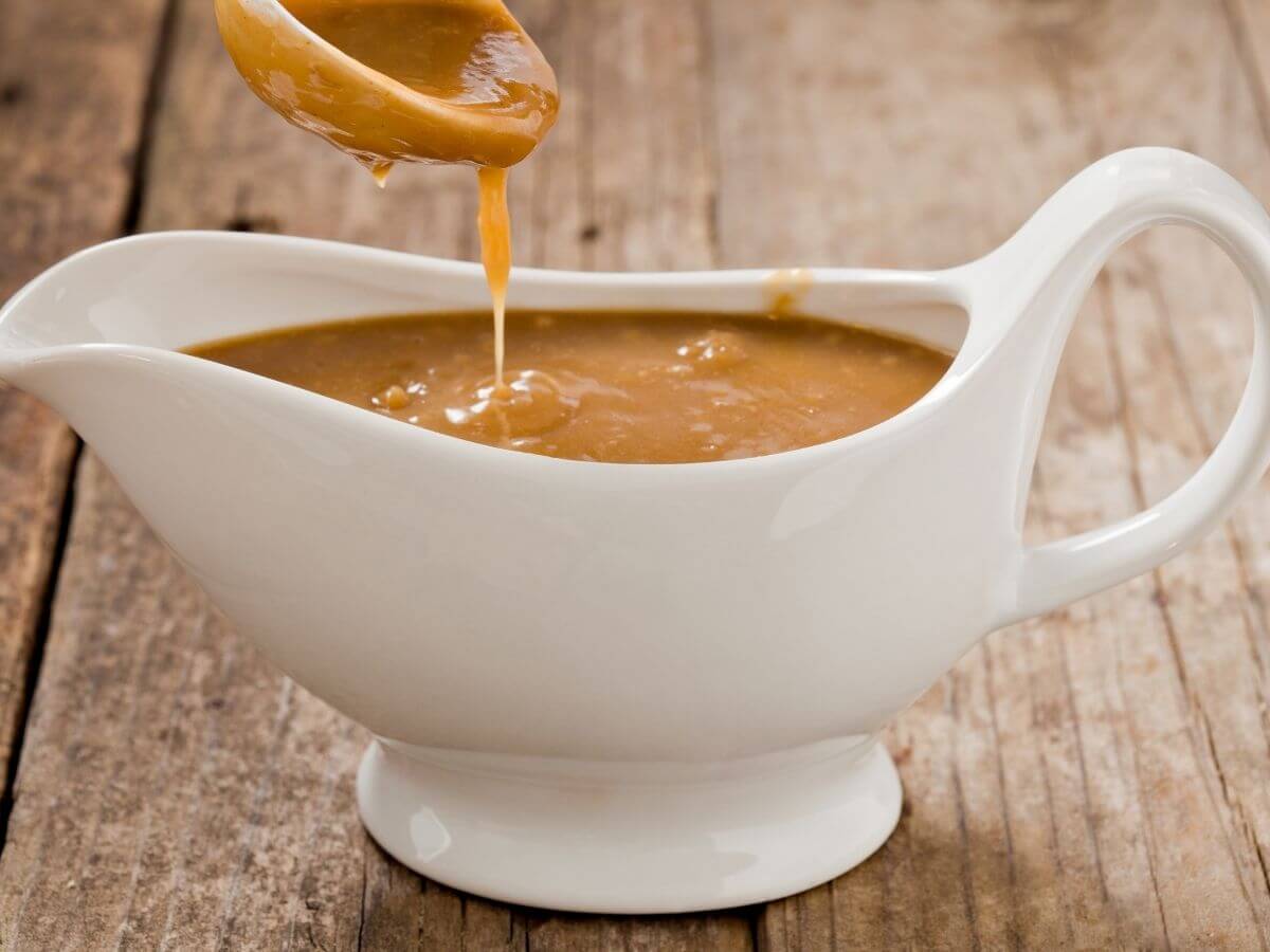 How to Make Homemade Brown Gravy with Flour and Water