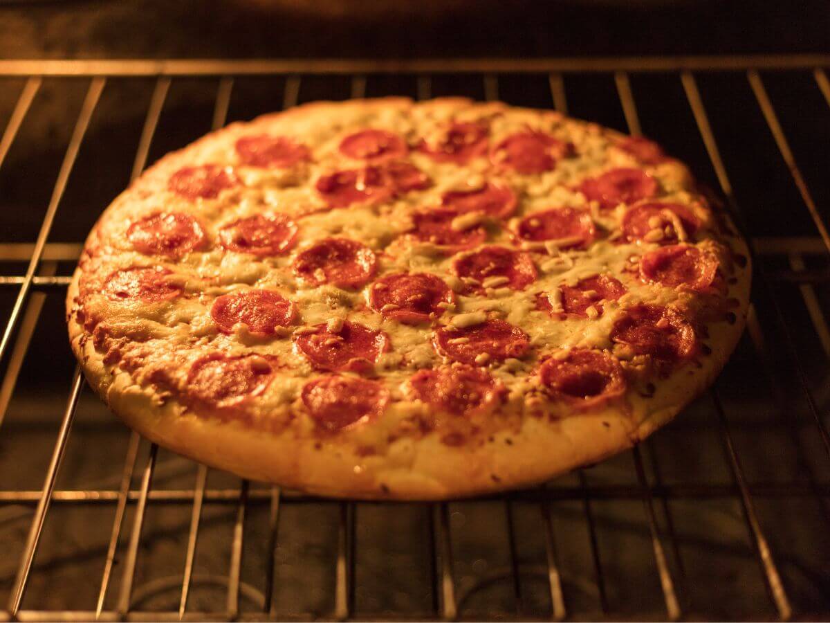 pizza-in-oven-without-stone