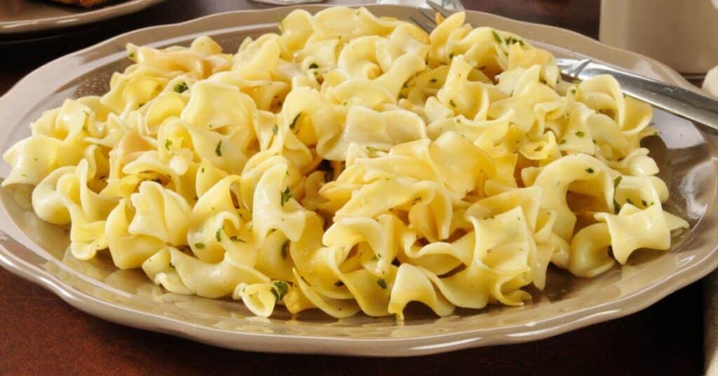 plate of buttered noodles