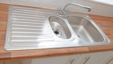 how-to-clean-a-stainless-steel-sink