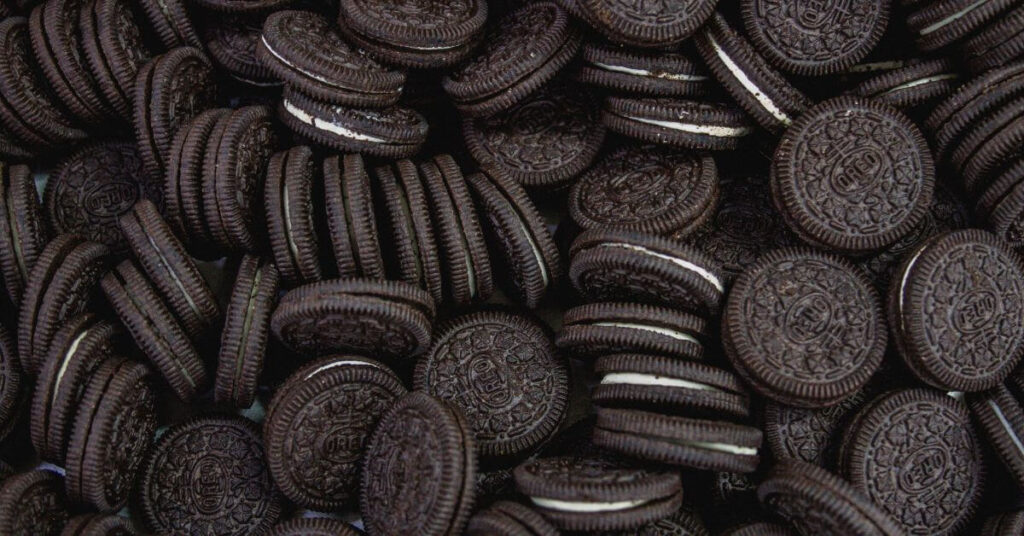 bunch of Oreo cookies