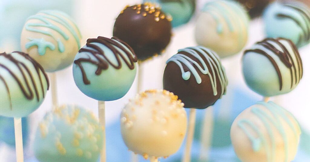 Cake pops made with a mold