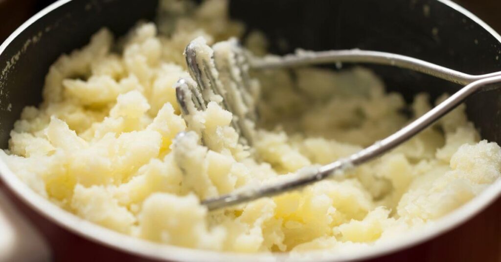 pan of mashed potatoes