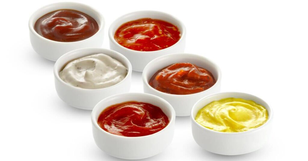 smalls bowls of different types of dipping sauces
