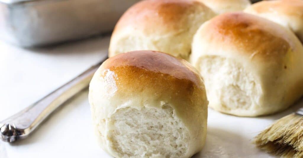 hot dinner rolls