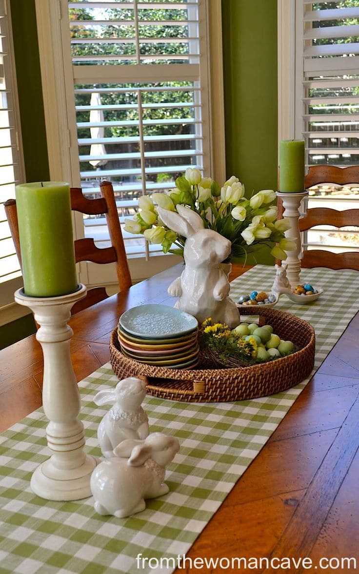Cheerful Bunny Tulip Wicker Tray