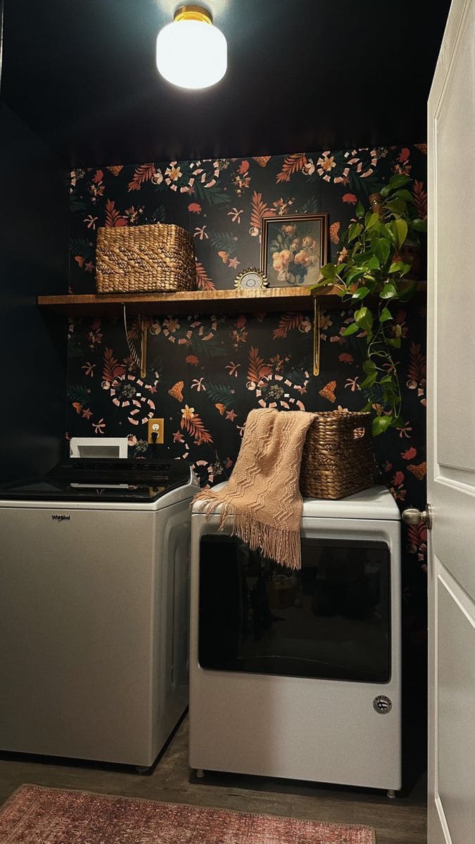 Cozy Tropical Retreat Laundry Room
