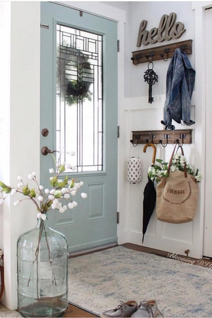 Fresh Cheerful Farmhouse Entryway Delight