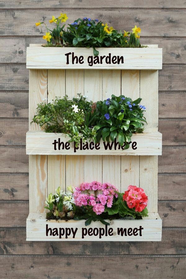 Cheerful Garden Planter Shelf