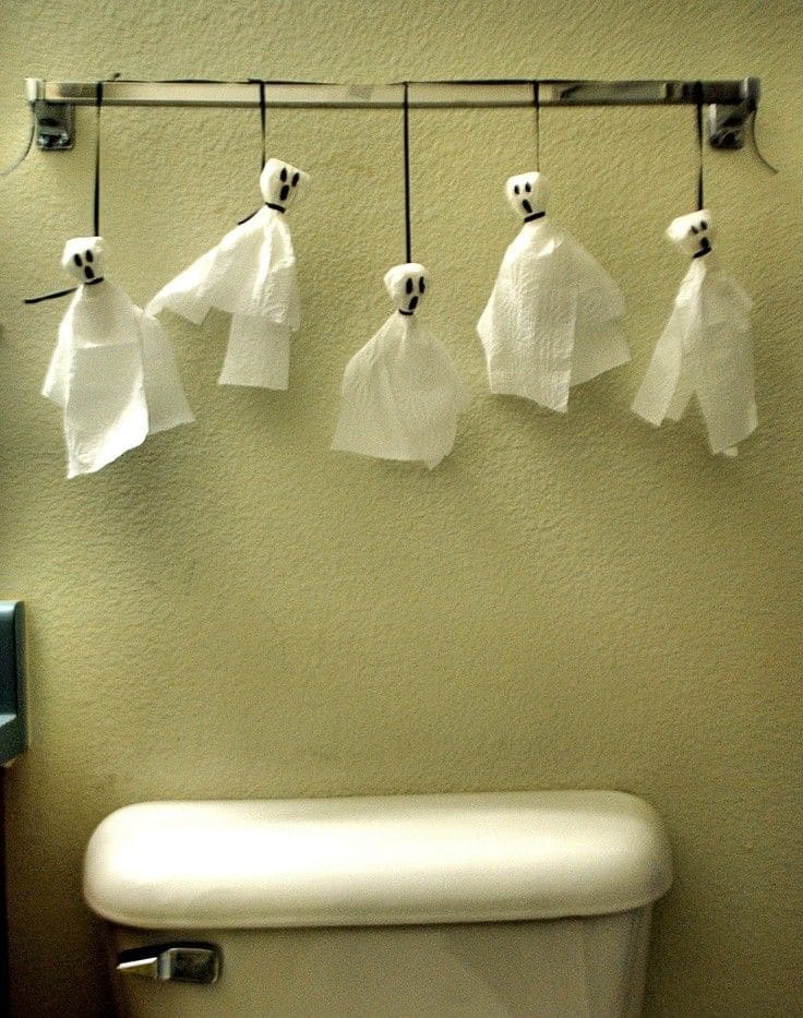 DIY Floating Ghosts Over the Toilet