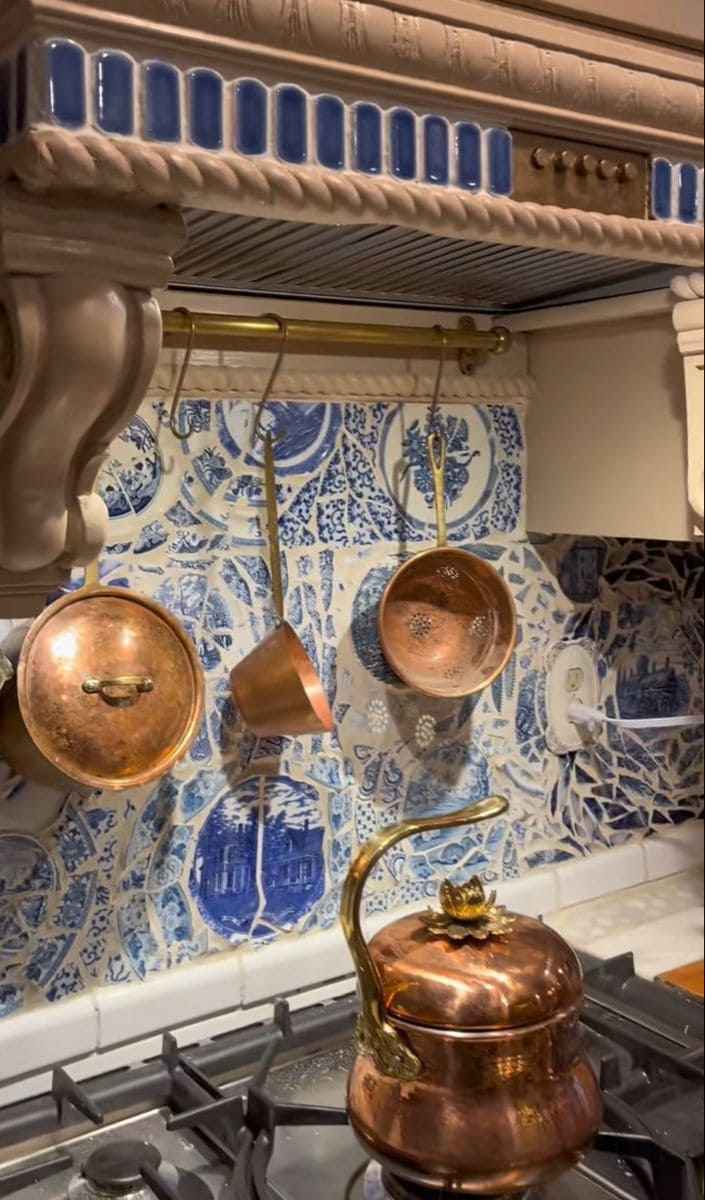 Delft-Inspired Broken China Backsplash