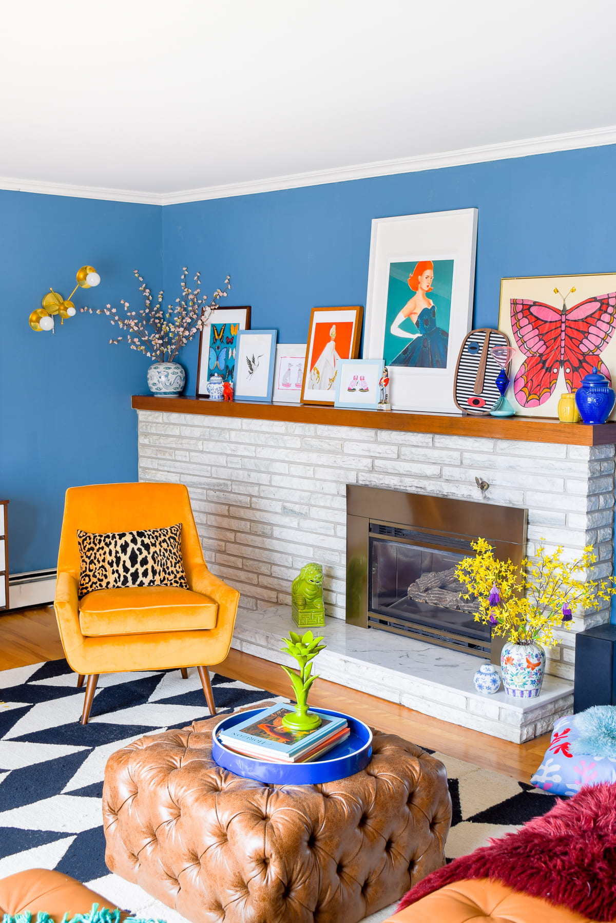 Playful Gallery Meets Retro Glow