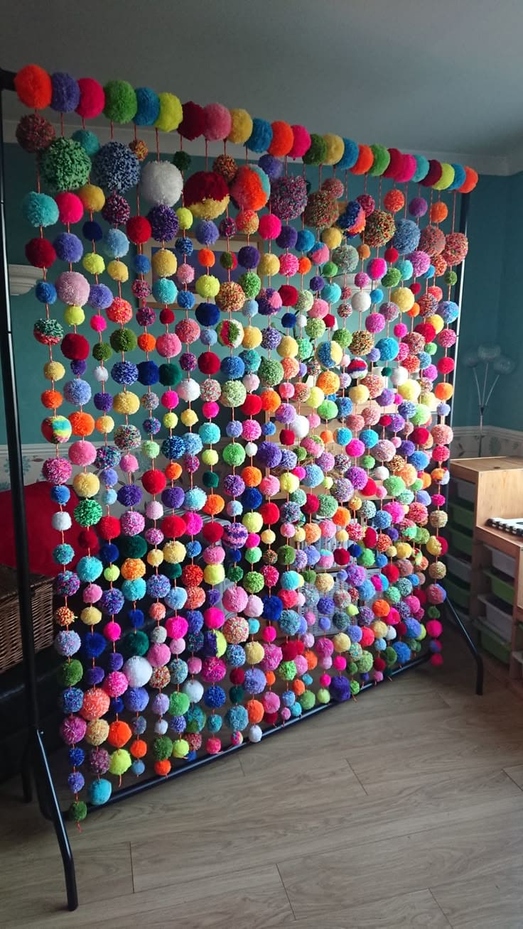 Pom-Pom Party Divider
