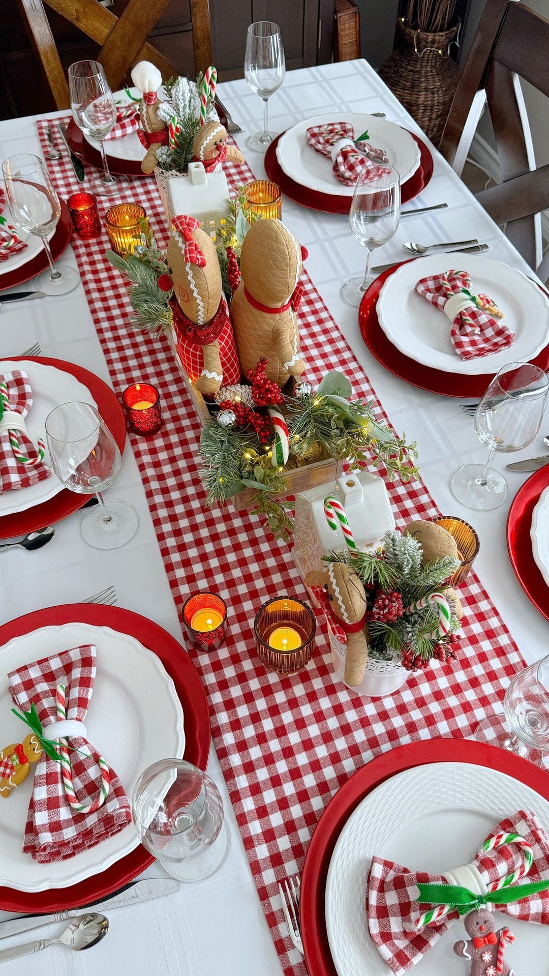 Gingerbread Christmas Table