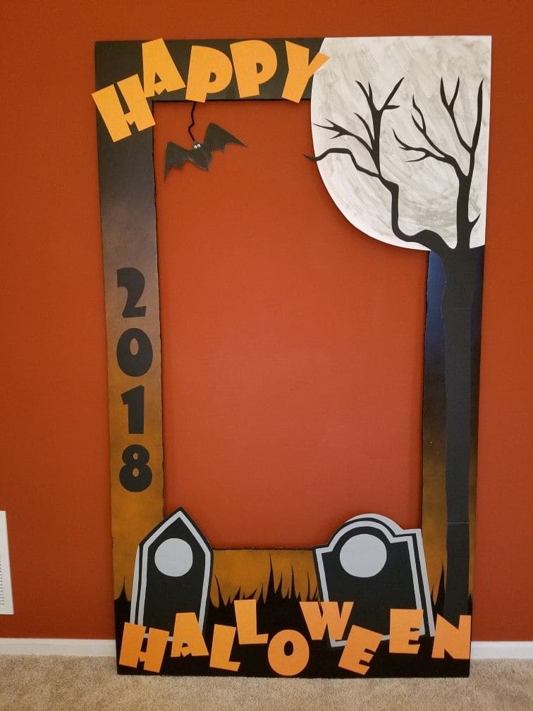 Graveyard Photo Frame Prop