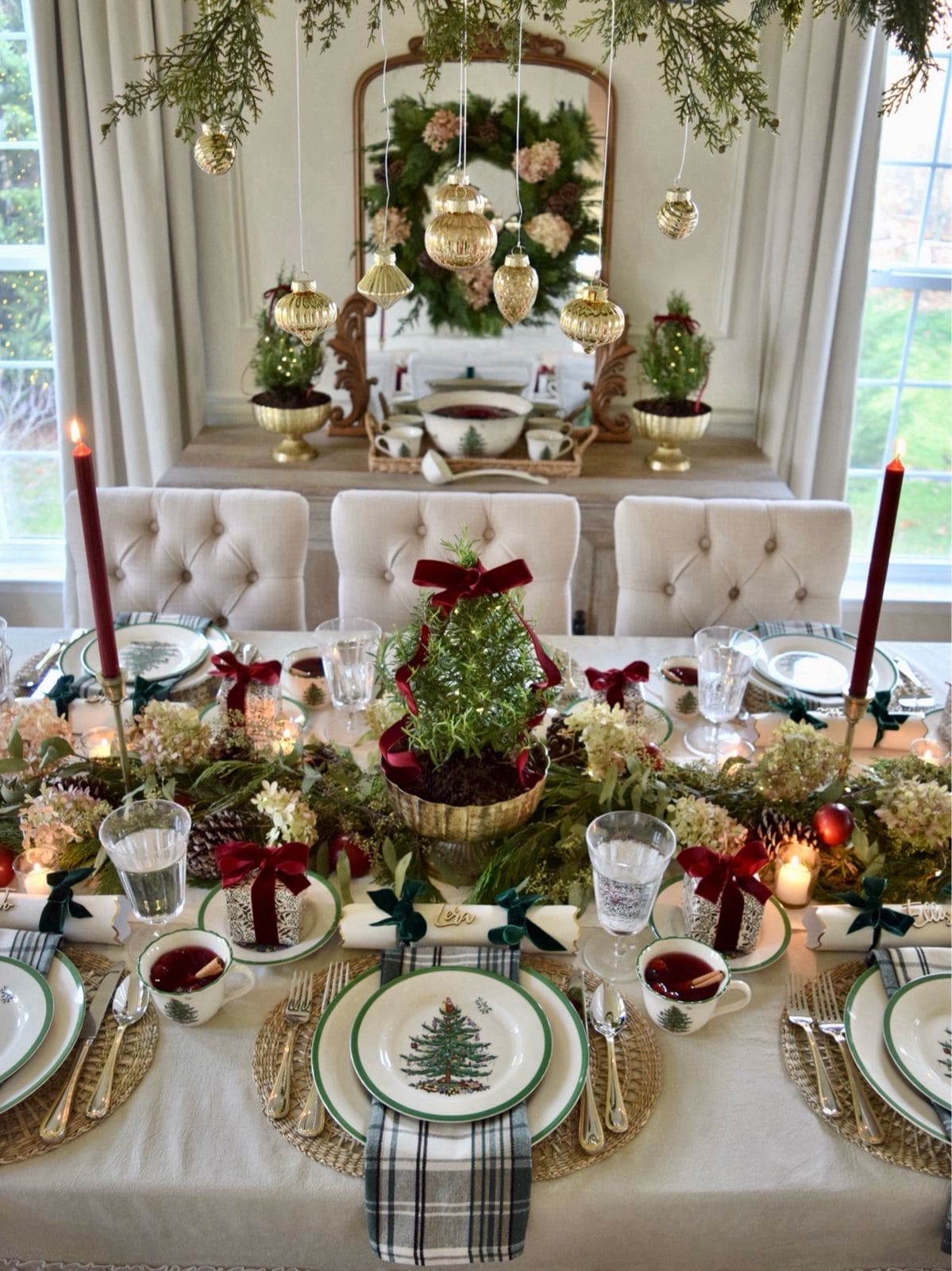 Holiday Warmth with Nature-Inspired Charm