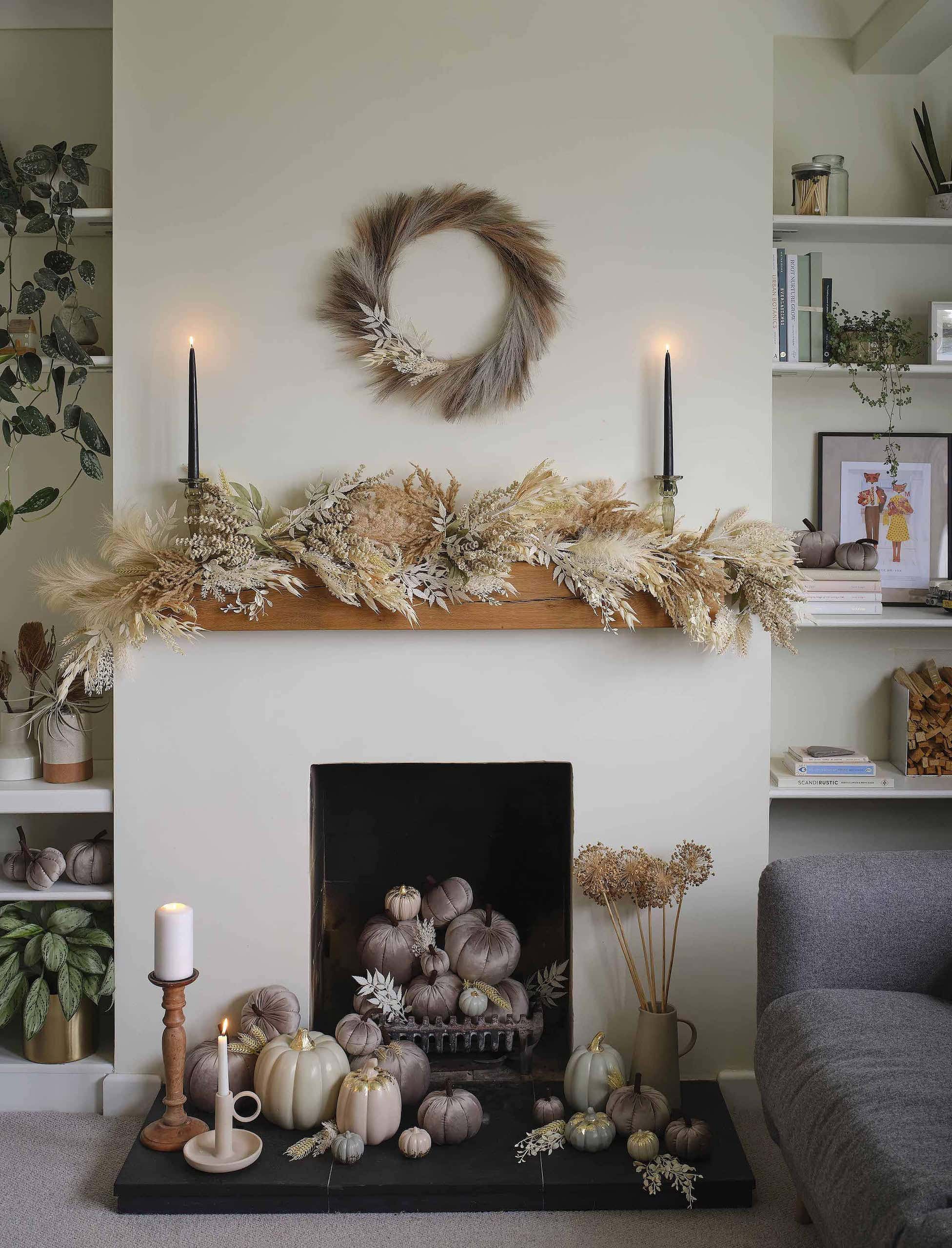 Minimalist Pampas Mantel with Soft-Toned Pumpkins