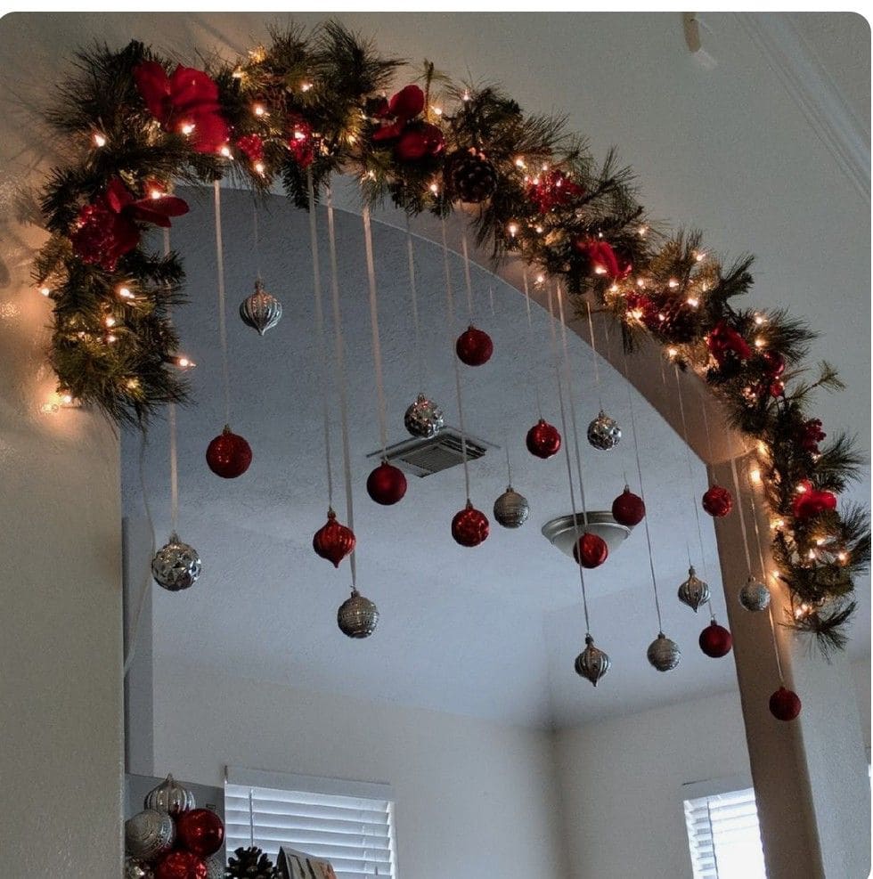 Dangling Ornament Archway Charm