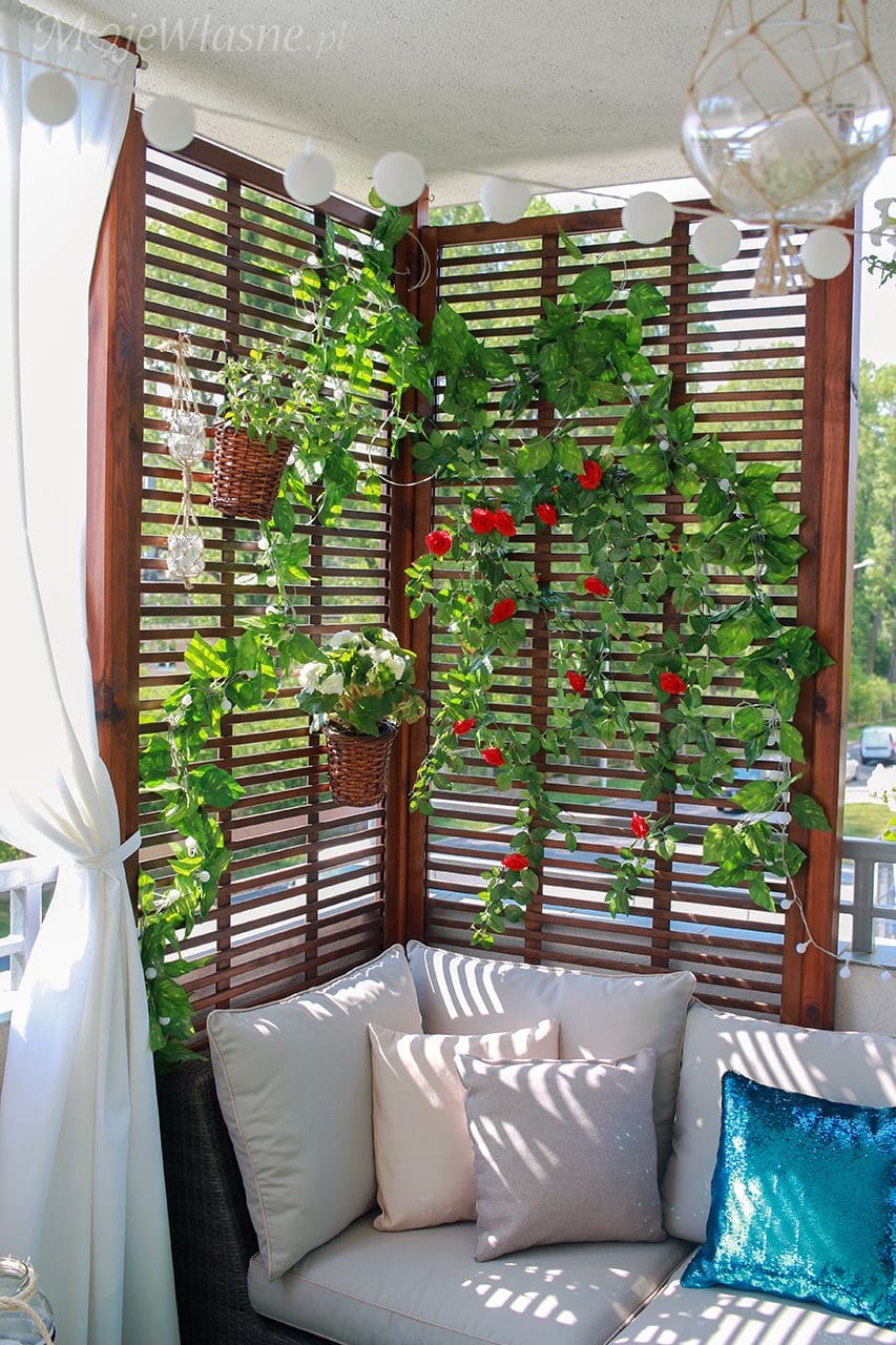 Cozy Green Corner Shade