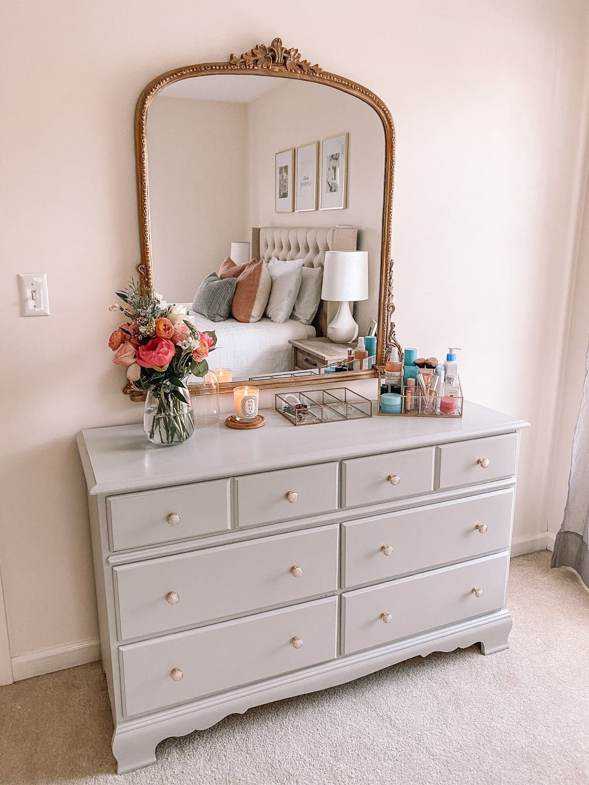 Feminine and Fresh Vanity Dresser