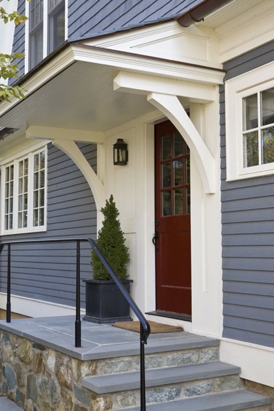 Classic Colonial Side Entry