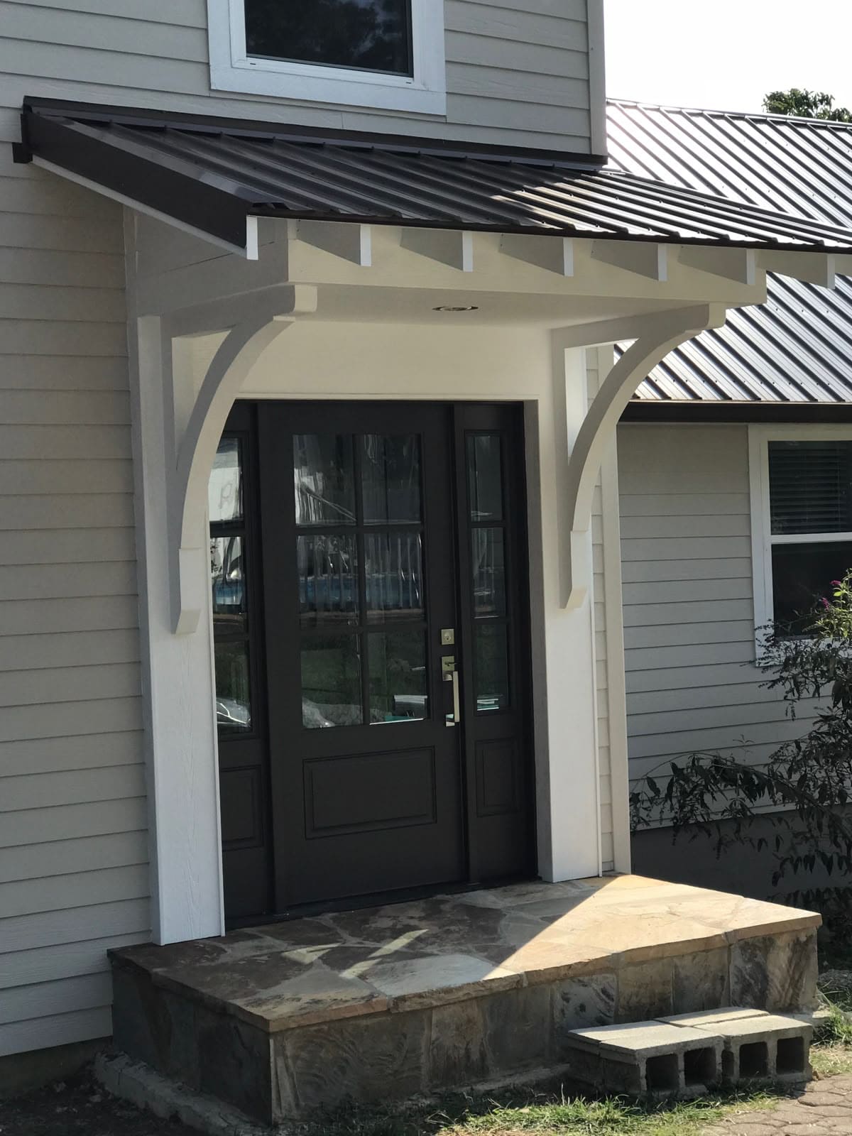 Contemporary Covered Entryway