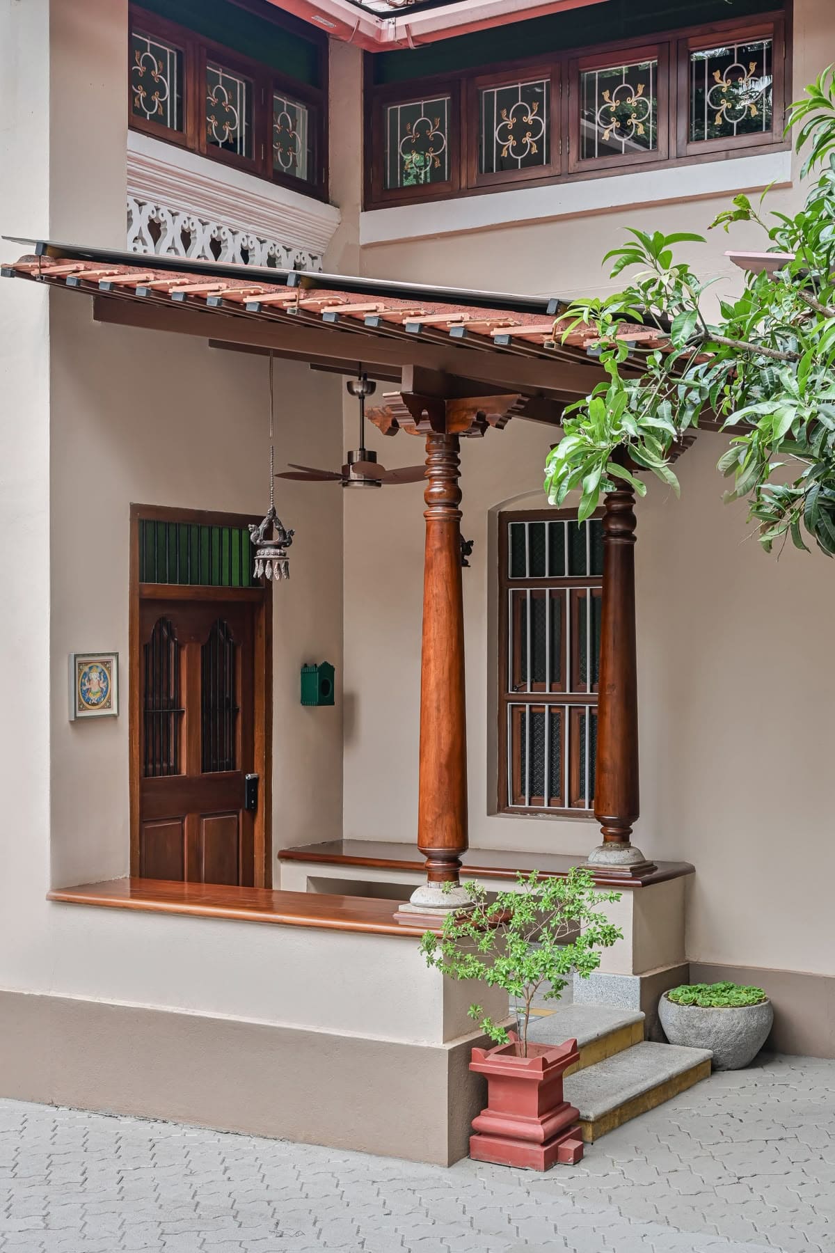 Traditional Courtyard Back Entry