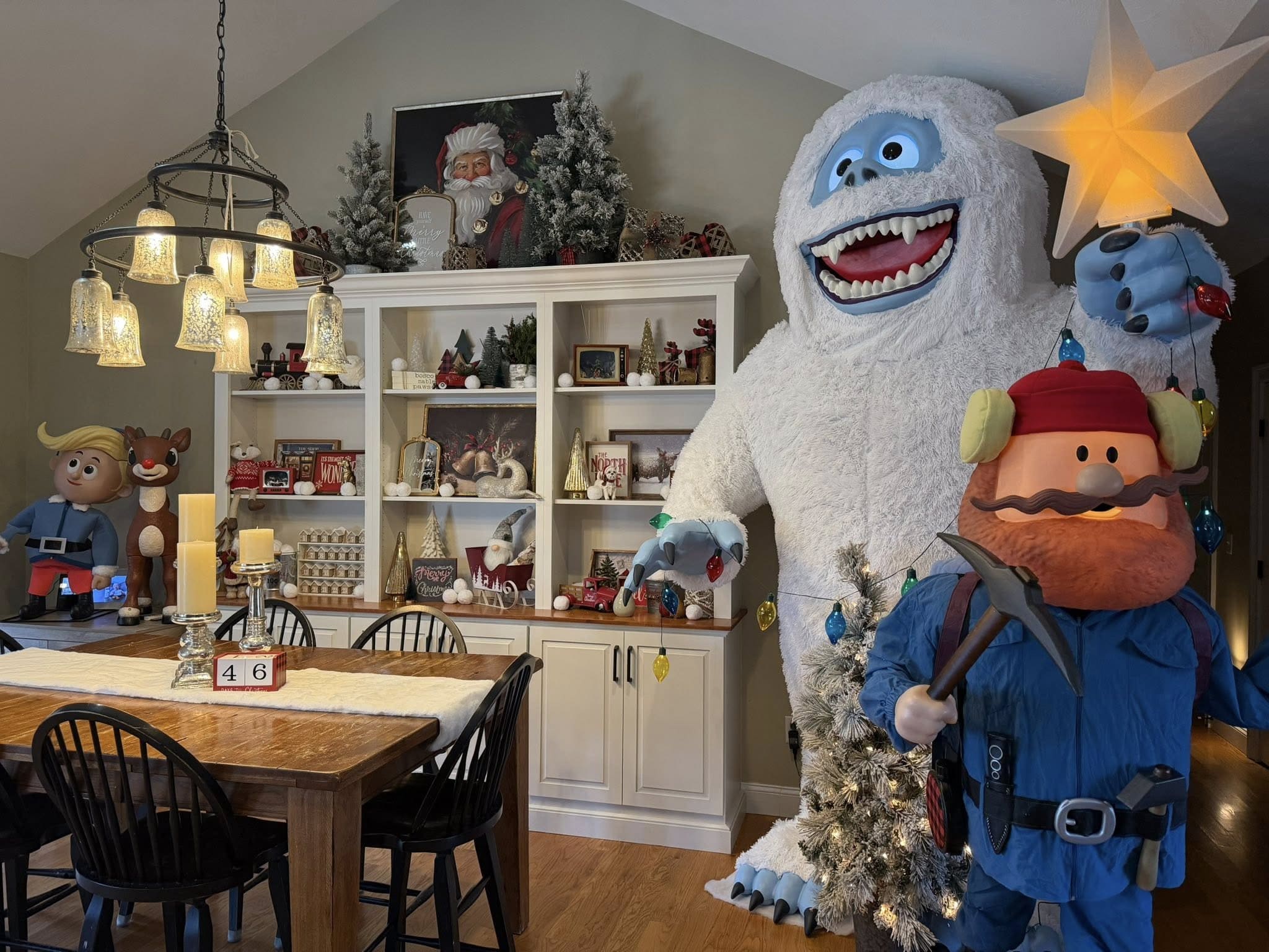 Vintage Holiday Movie Wonderland