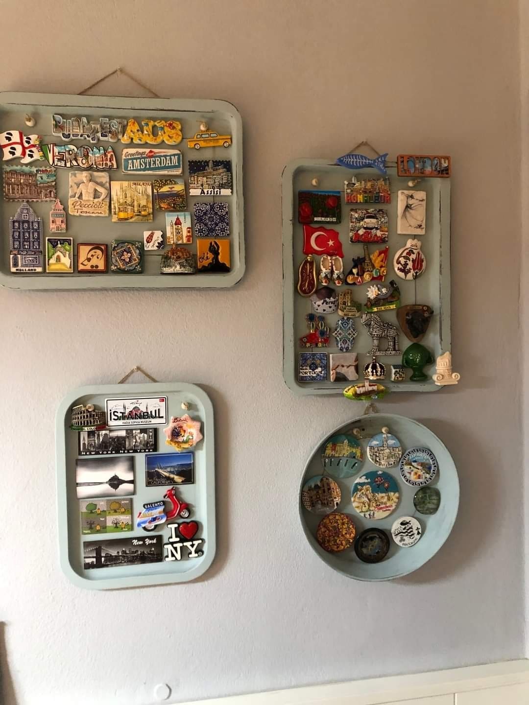 Vintage Tray Magnet Display
